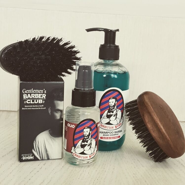 La verità è che quei capelli stanno bene solo a loro La Zazzera Parrucchieria - Shop Tolentino